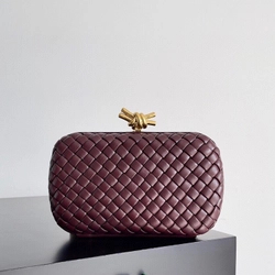 보테가 베네타 놋 클러치